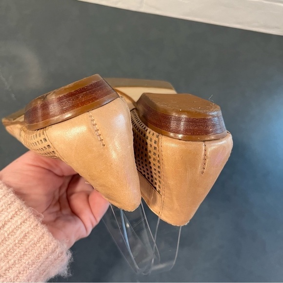 Vintage Sumi sz 8.5 tan leather cutout wingtip flats - Picture 7 of 15